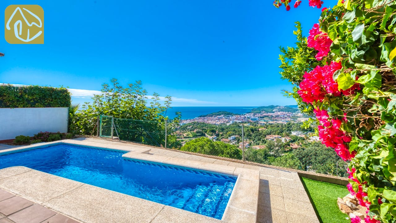 Holiday villas Costa Brava Spain - Villa Teresa - Swimming pool