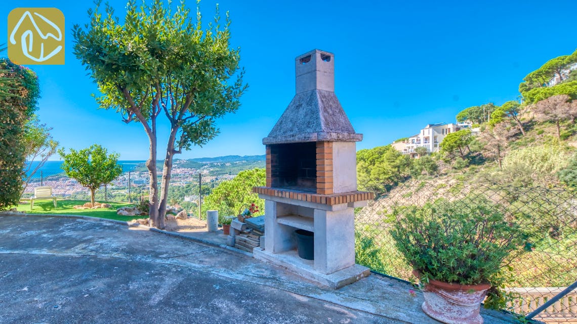 Holiday villas Costa Brava Spain - Villa Teresa - BBQ Area