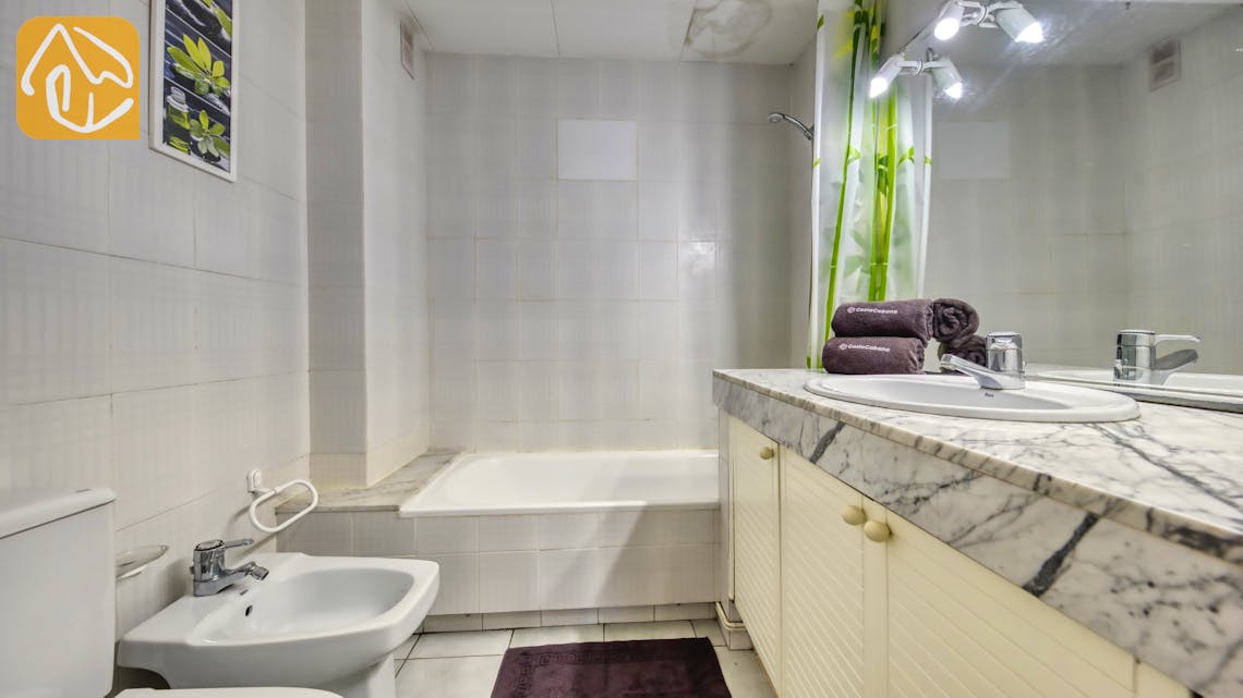 Holiday villas Costa Brava Spain - Apartment Monaco - Bathroom
