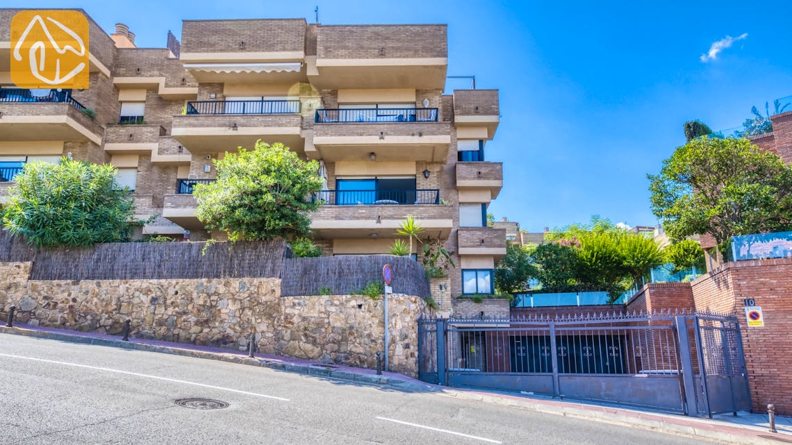 Ferienhäuser Costa Brava Spanien - Apartment Monaco - Street view arrival at property