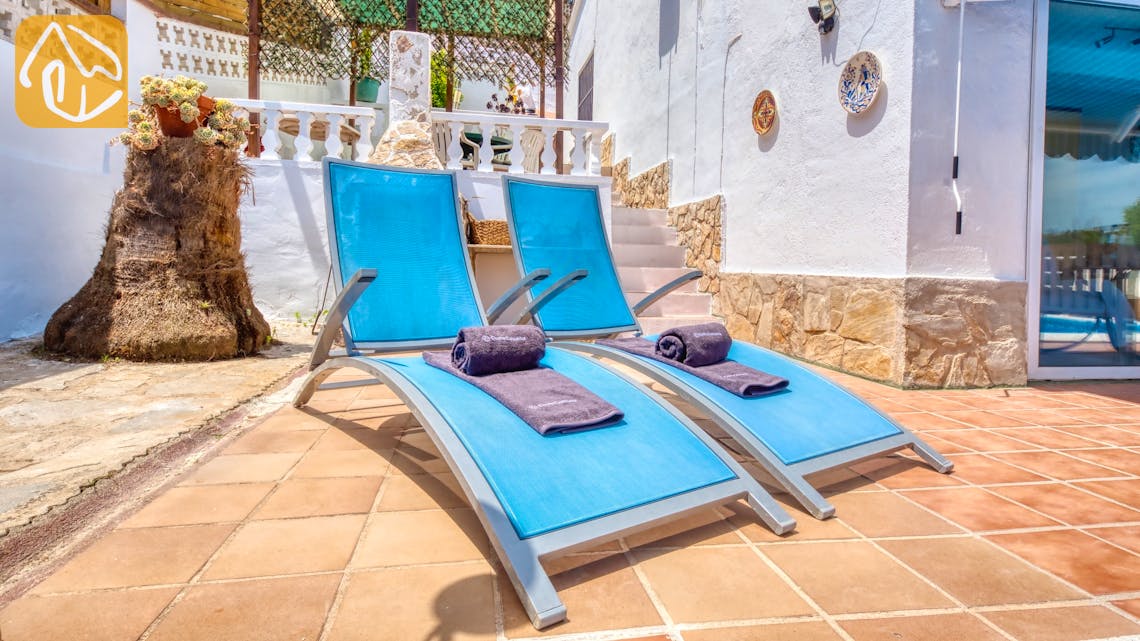 Ferienhäuser Costa Brava Spanien - Villa Patricia - Sonnenliegen