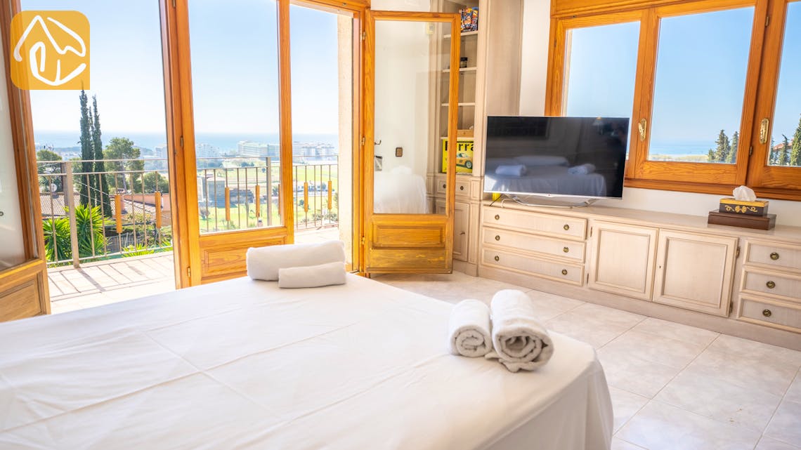 Holiday villas Costa Brava Spain - Villa Iris - Bedroom