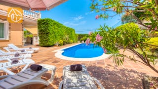 Ferienhäuser Costa Brava Spanien - Villa Primavera - Sonnenliegen