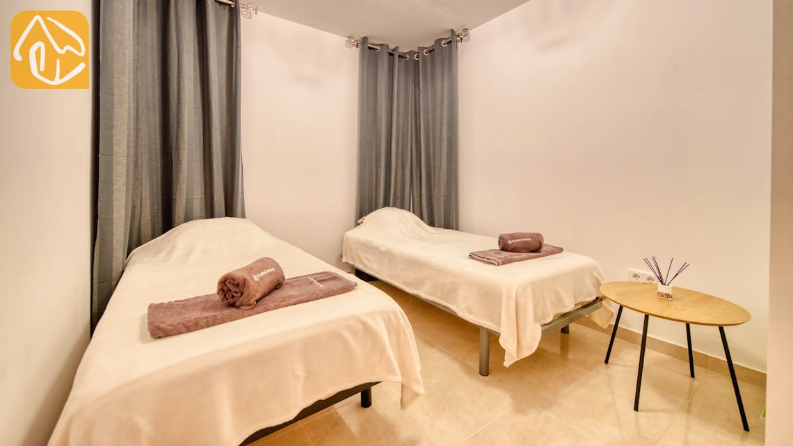 Holiday villas Costa Brava Spain - Villa Primavera - Bedroom