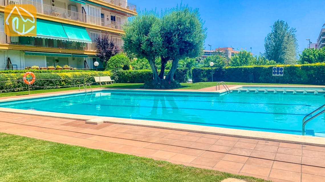 Holiday villas Costa Brava Spain - Apartment Kerstina - Communal pool