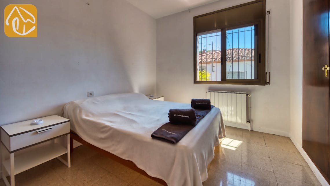 Holiday villas Costa Brava Spain - Villa Montse - Bedroom