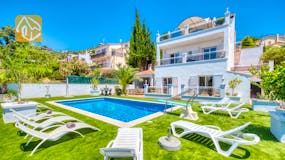 Ferienhäuser Costa Brava Spanien - Villa Maribel - Sonnenliegen