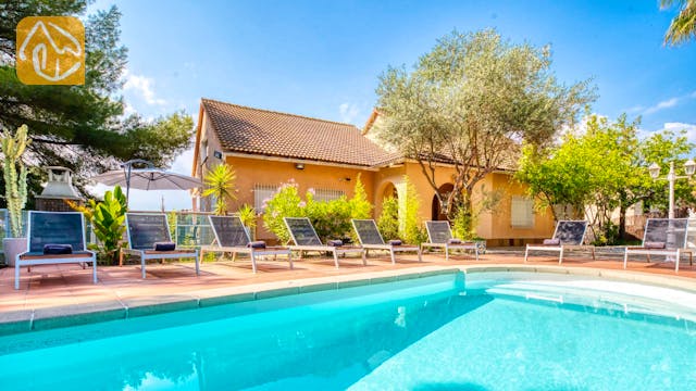 Holiday villas Costa Brava Spain - Villa Fenals Beach - Swimming pool