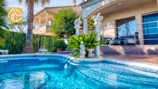 Holiday villas Costa Brava Spain - Villa Gracita - Swimming pool